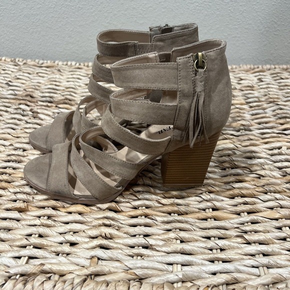 Just fab shoes women’s size 10 UK 8 EU 41 Tan Faux Suede Strapppy Wood Heel - Picture 5 of 12
